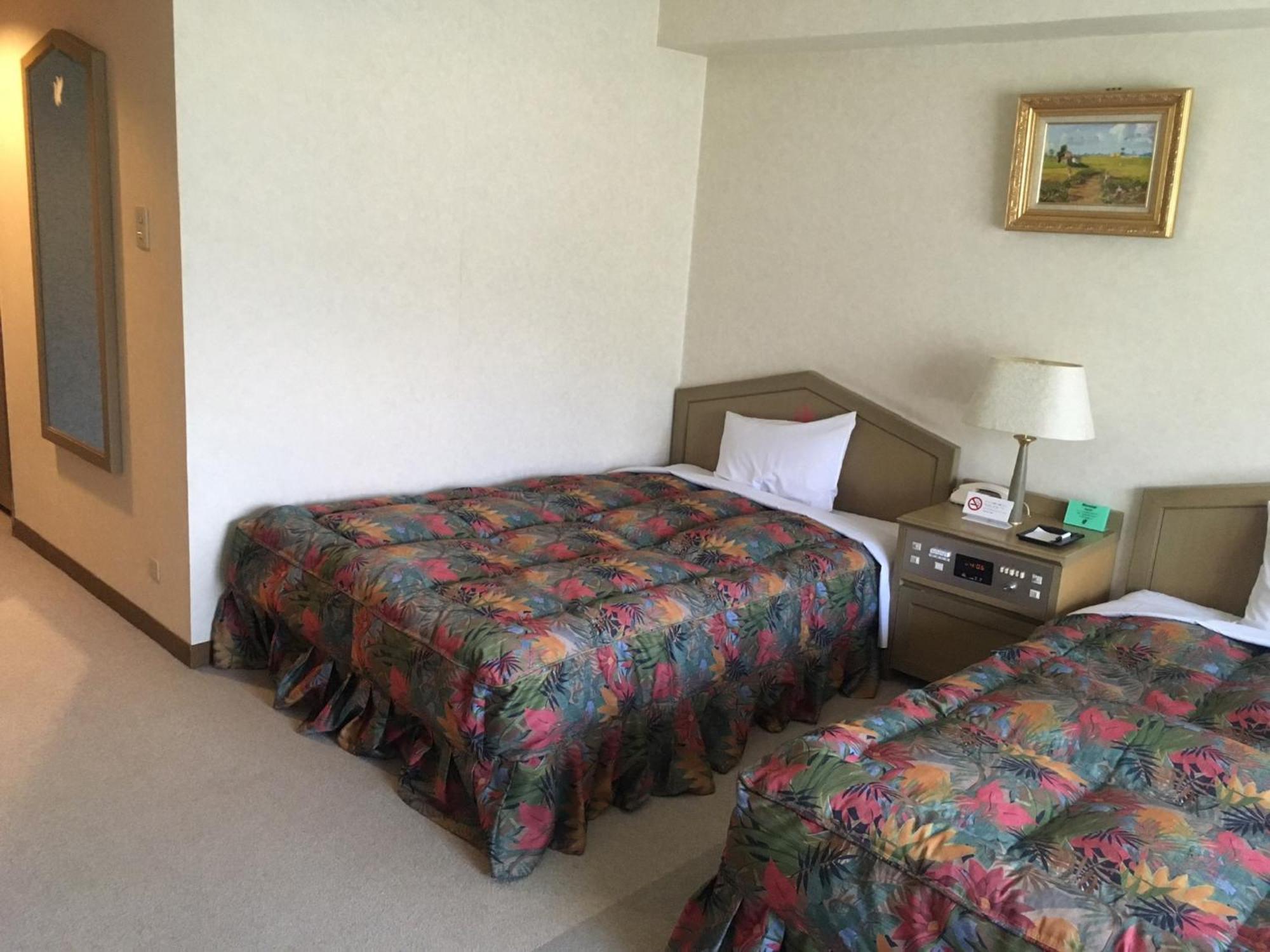 Breezbay Hotel & Resort Gero Kamer foto