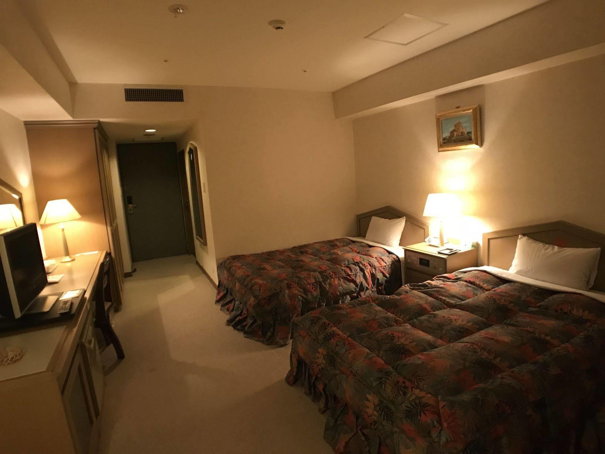 Breezbay Hotel & Resort Gero Buitenkant foto